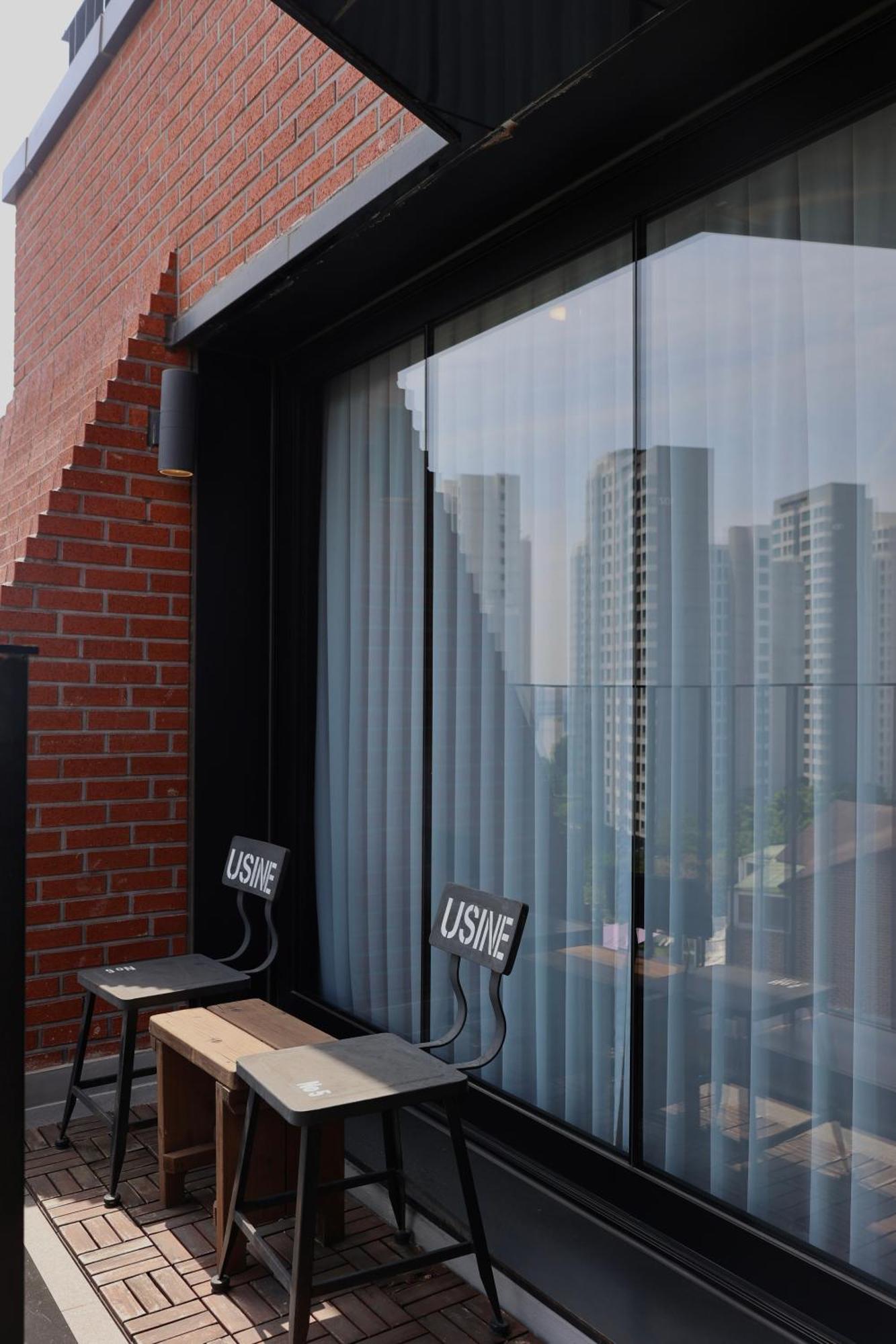 Space In Blackstone Seoul Bilik gambar