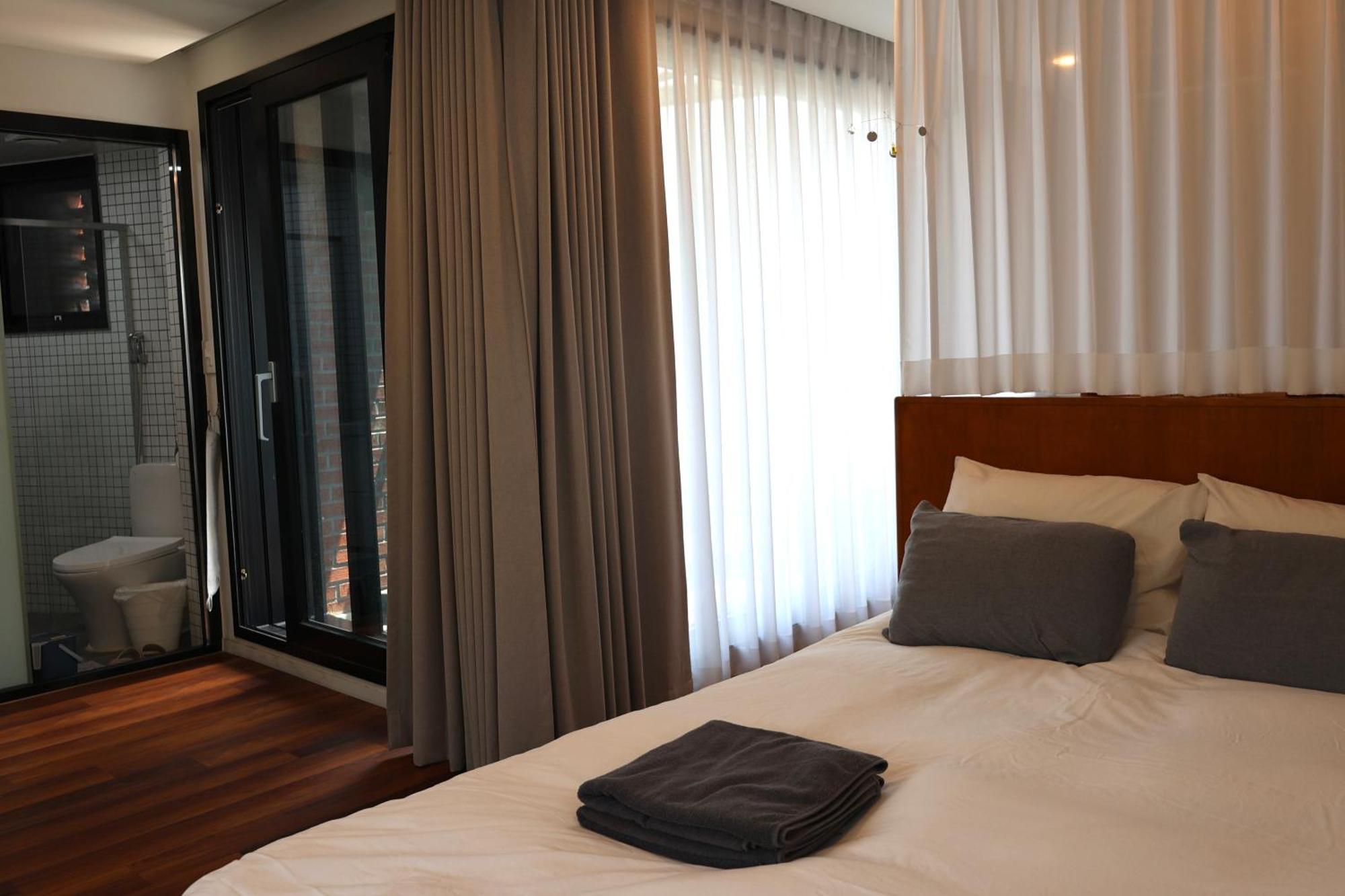 Space In Blackstone Seoul Bilik gambar